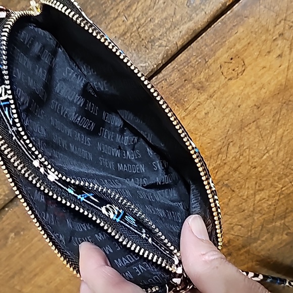Steve Madden Wristlet - Picture 6 of 12